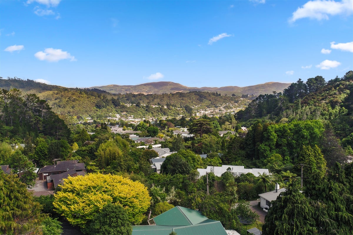 108A Kamahi Street, Stokes Valley, Lower Hutt - Carousel 1