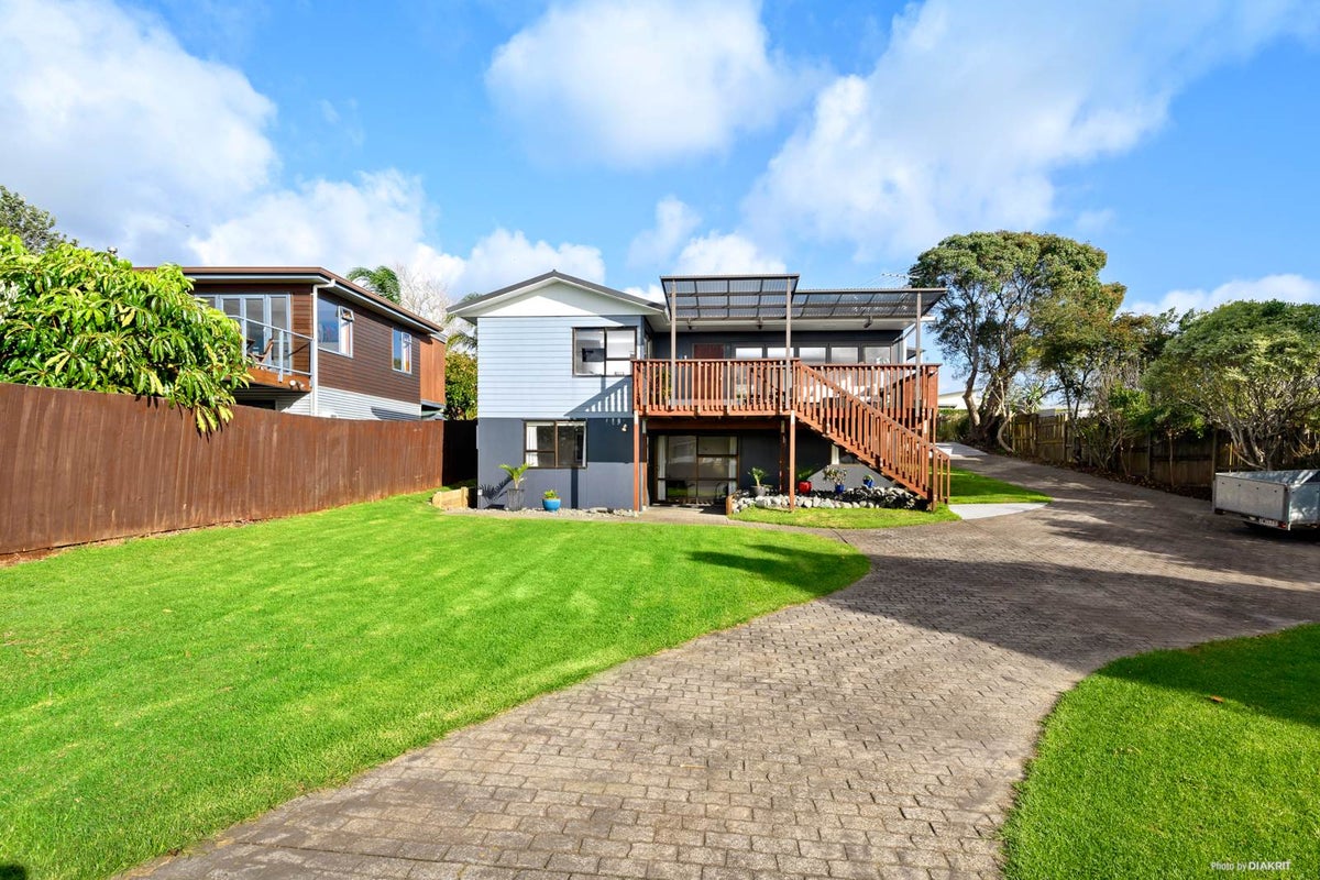 81 Beachlands Road, Beachlands, Auckland - Carousel 1