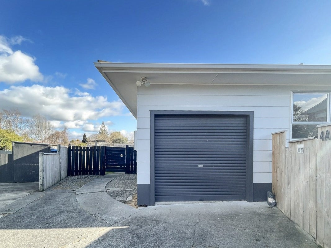 4A Ruamahanga Crescent, Terrace End, Palmerston North - Carousel 11