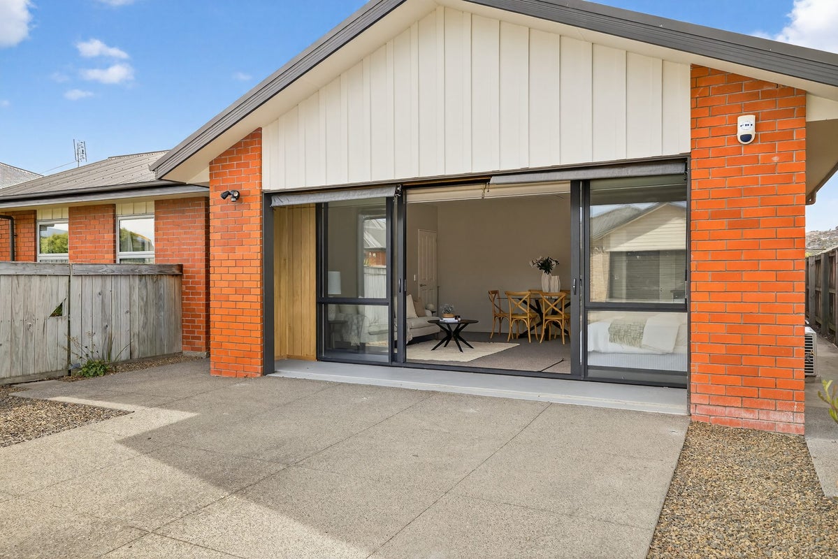 15 St Peters Close, Woolston, Christchurch - Carousel 1