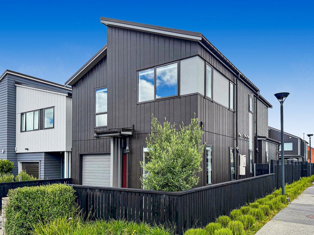 10 Oranga Drive, Westgate, Auckland - Carousel 2