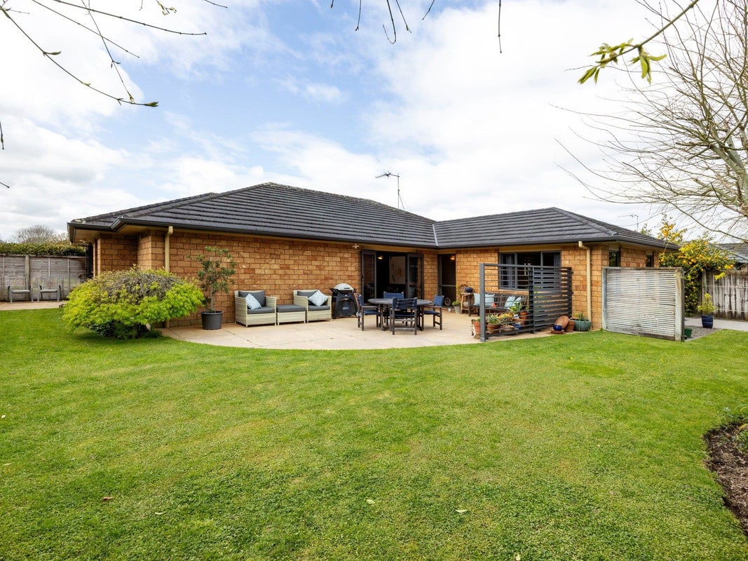 12 Grace Avenue, Rototuna North, Hamilton - Carousel 2