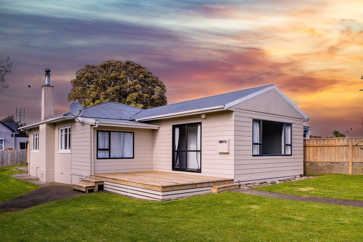 87 Ngamotu Road, Spotswood, New Plymouth - Carousel 1