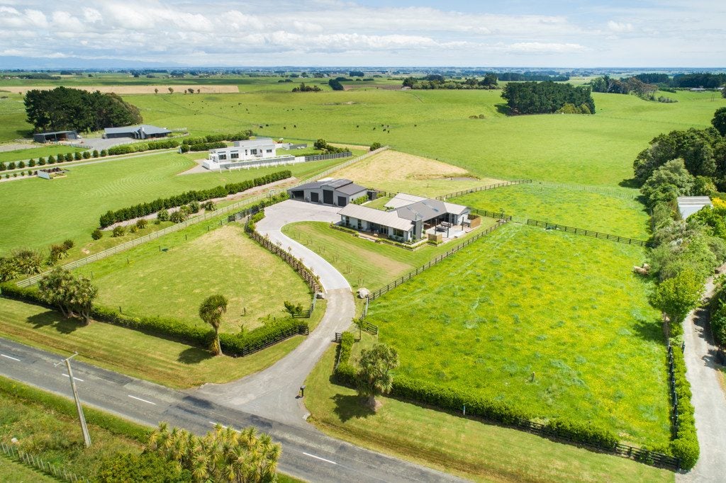 455 Mount Stewart Halcombe Road, Halcombe - Carousel 1