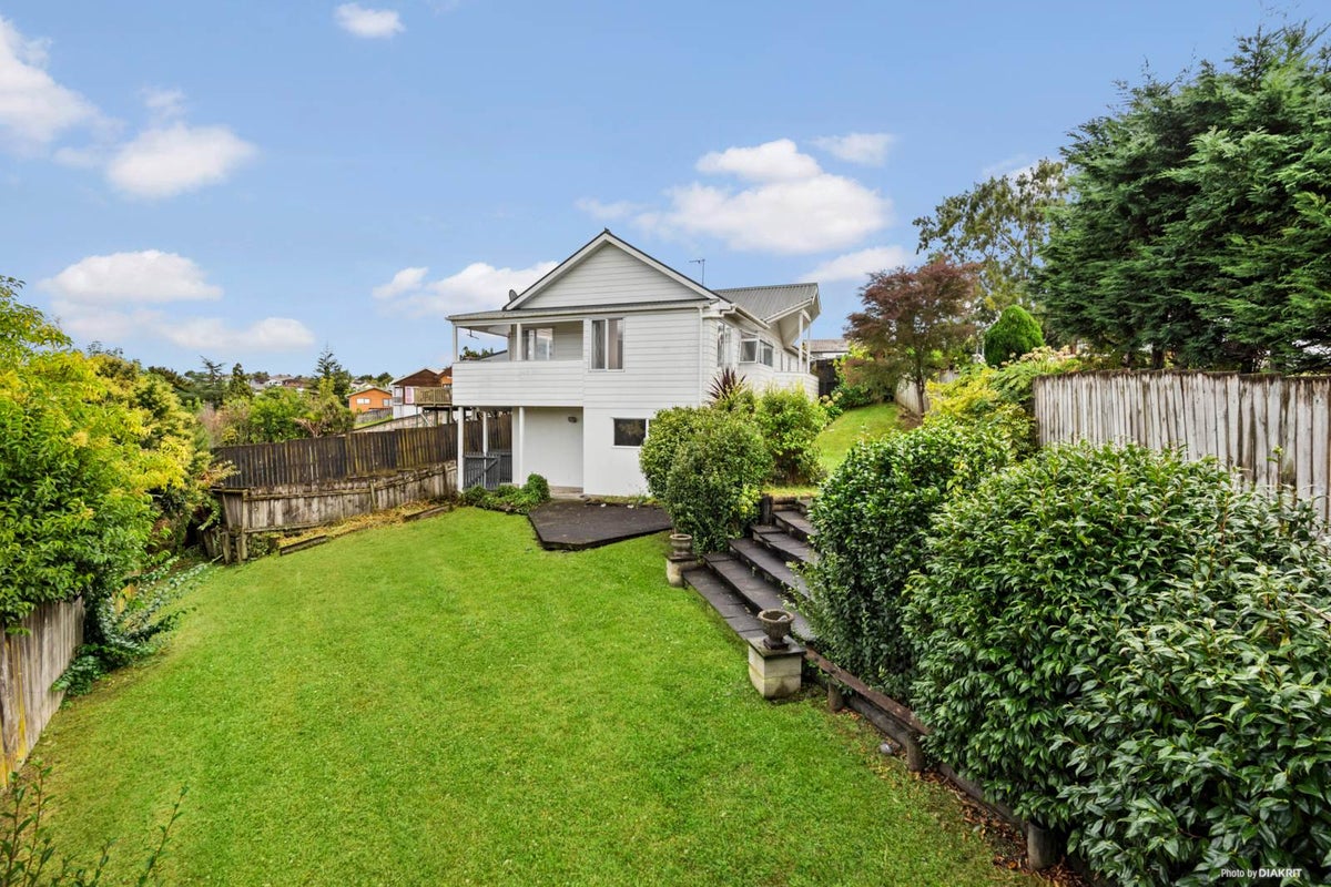 27 Miriam Corban Heights, Henderson, Auckland - Carousel 1