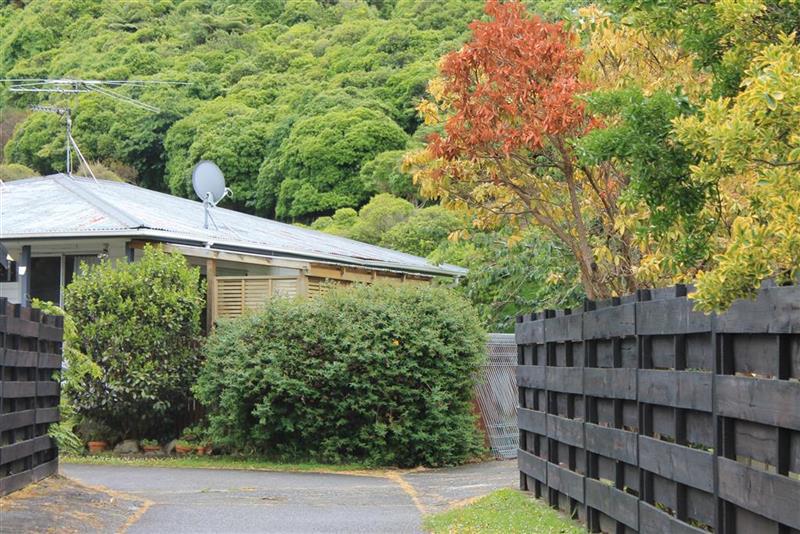 5A Indiana Grove, Totara Park, Upper Hutt - Carousel 1