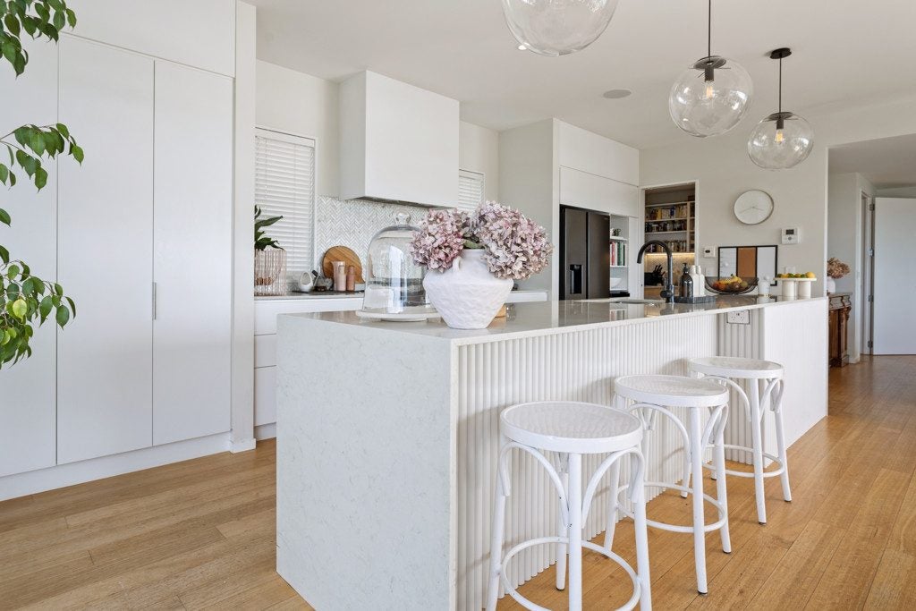 11 Te Awakura Terrace, Mount Pleasant, Christchurch - Carousel 1