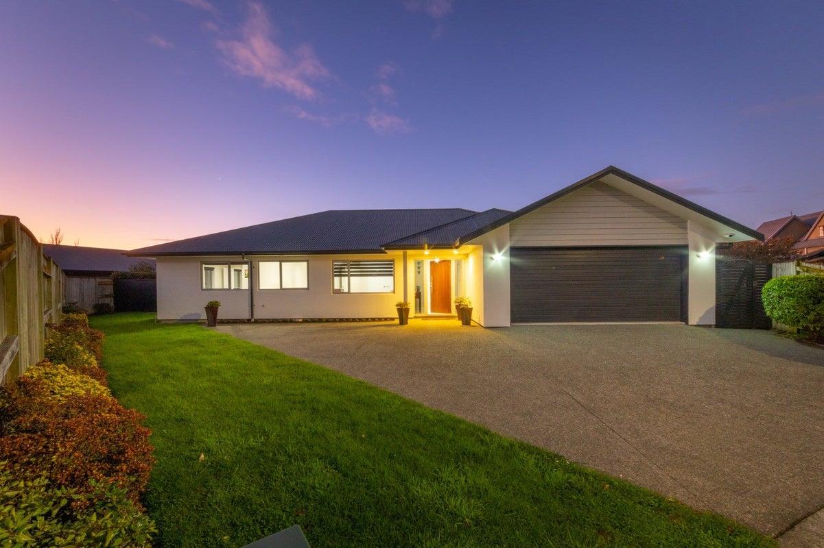 25 Doncaster Court, Awapuni, Palmerston North - Carousel 19