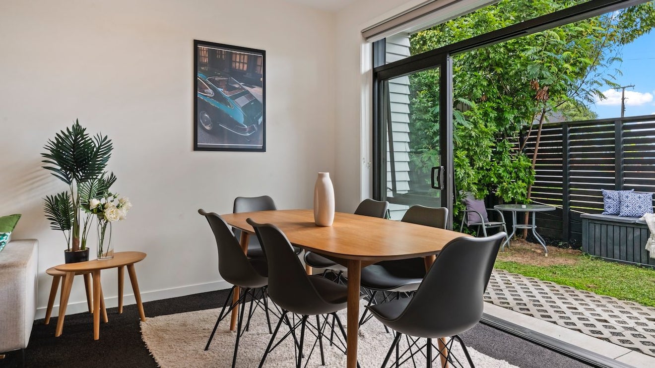 12/50 Ocean View Road, Northcote, Auckland - Carousel 1