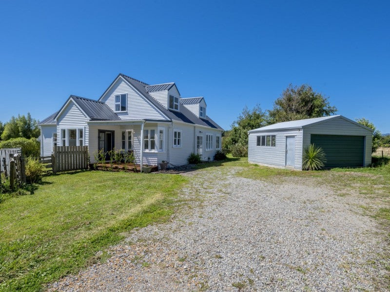 173 Hokio Sand Road, Hokio Beach, Levin - Carousel 2