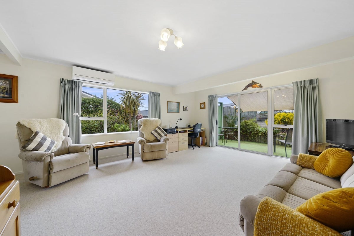 109B Hillcrest Road, Raumati Beach, Paraparaumu - Carousel 1