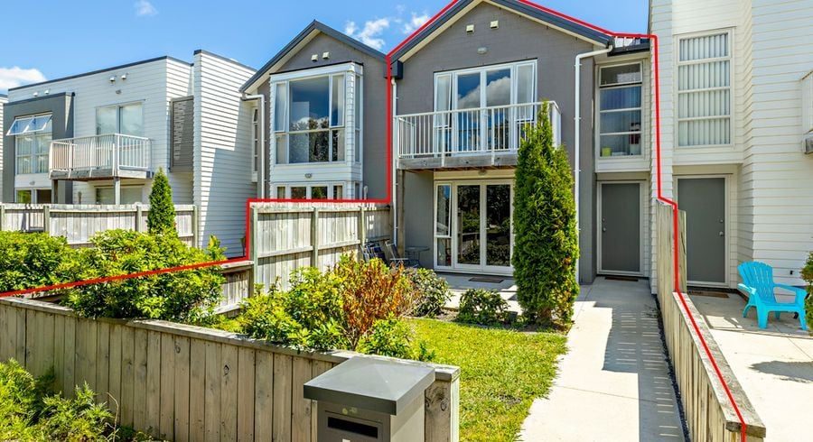 55 Phar Lap Crescent, Takanini, Auckland - Carousel 1