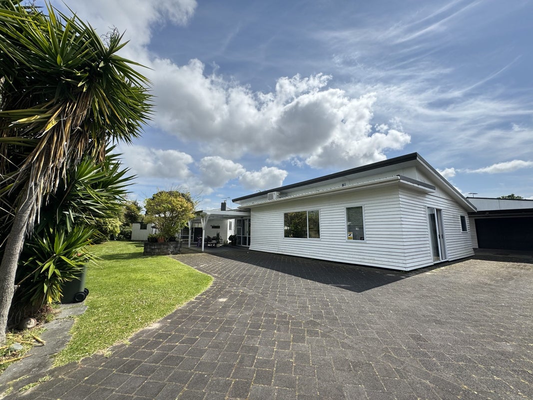 97 Jellicoe Road, Manurewa, Auckland - Carousel 1
