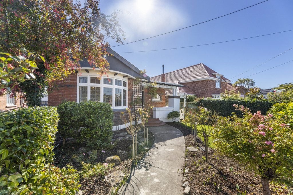 19 Ings Avenue, Saint Clair, Dunedin - Carousel 2