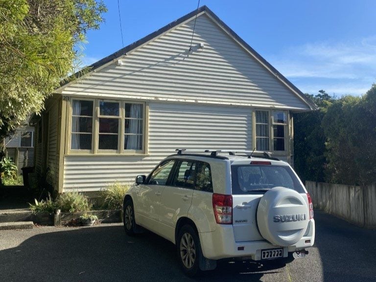 21 Warwick Street, Wilton, Wellington - Carousel 1