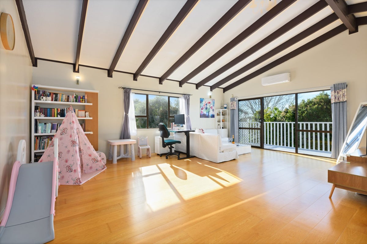 1/132 Mcleod Road, Te Atatu South, Auckland - Carousel 2