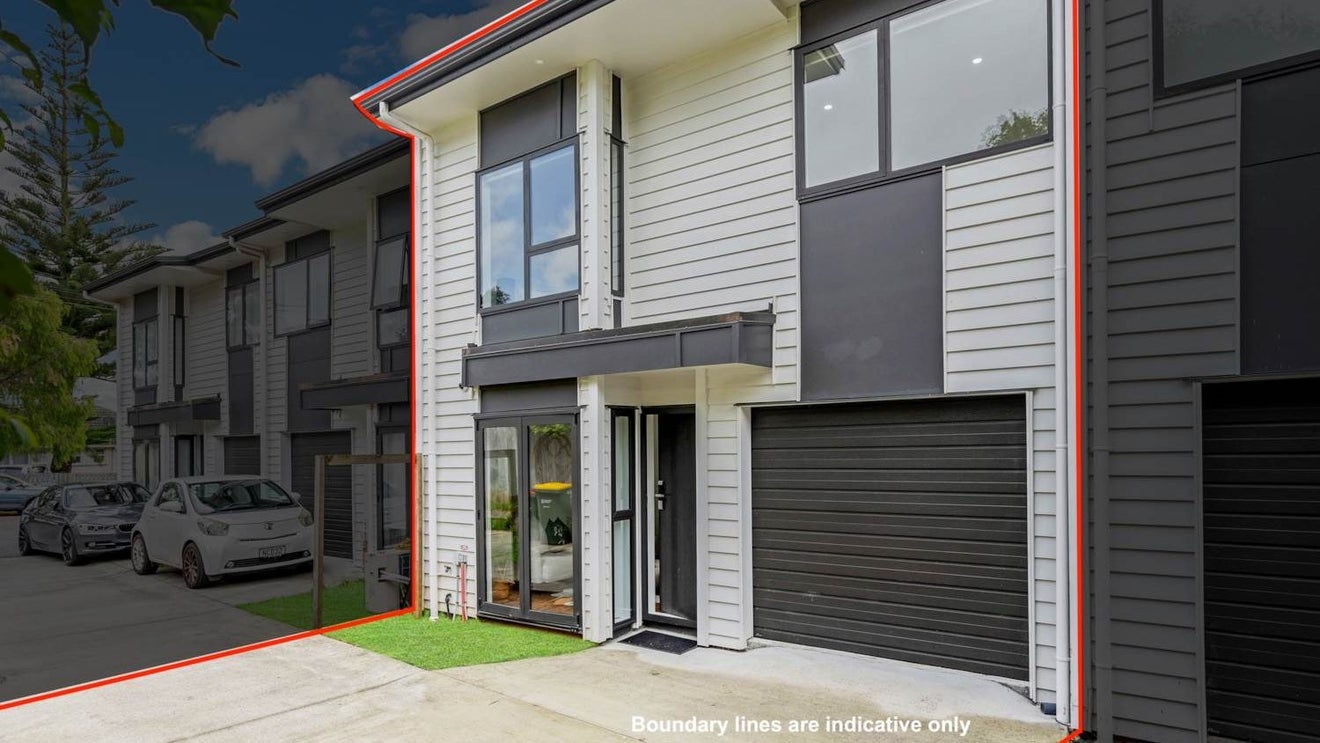 48C Waddell Avenue, Point England, Auckland - Carousel 1
