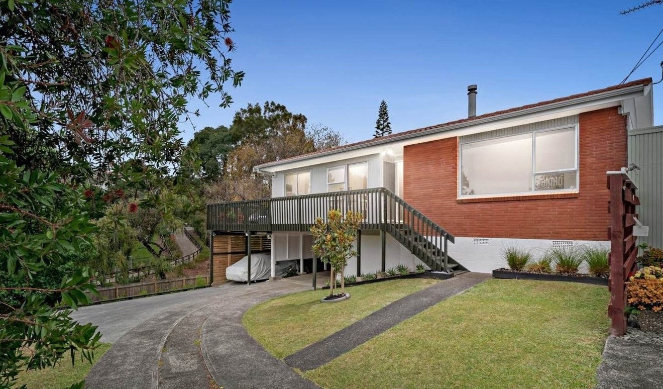 2/28 Scarlock Avenue, Browns Bay, Auckland - Carousel 1