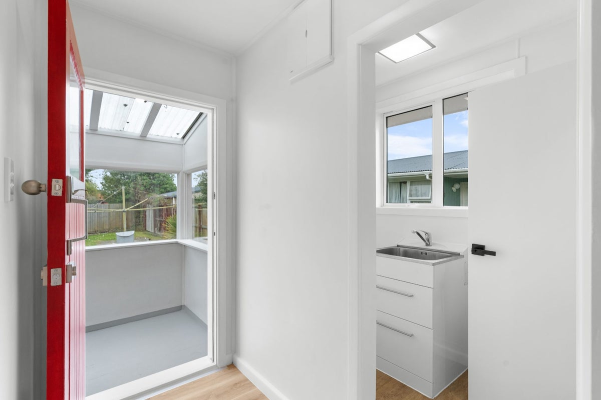 12 Algidus Street, Sockburn, Christchurch - Carousel 14