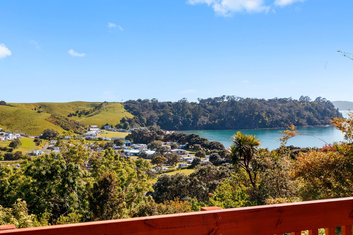 2/11 Jackson Crescent, Mahurangi East, Warkworth - Carousel 1