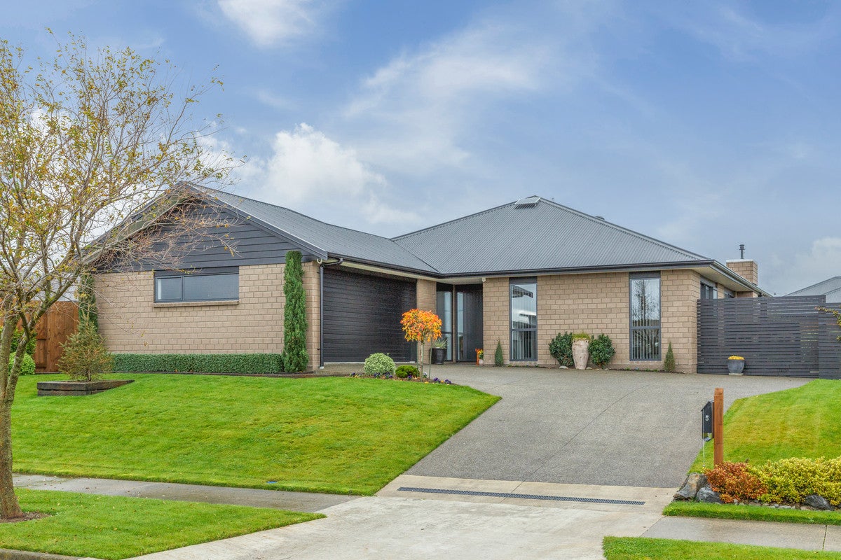5 St Heliers Grove, Fitzherbert, Palmerston North - Carousel 20