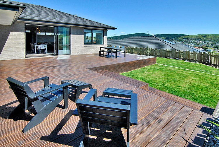 16 Mervyn Kemp Drive, Tawa, Wellington - Carousel 2
