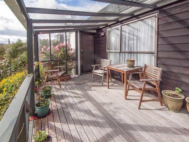 4 Makatote Grove, Churton Park, Wellington - Carousel 2