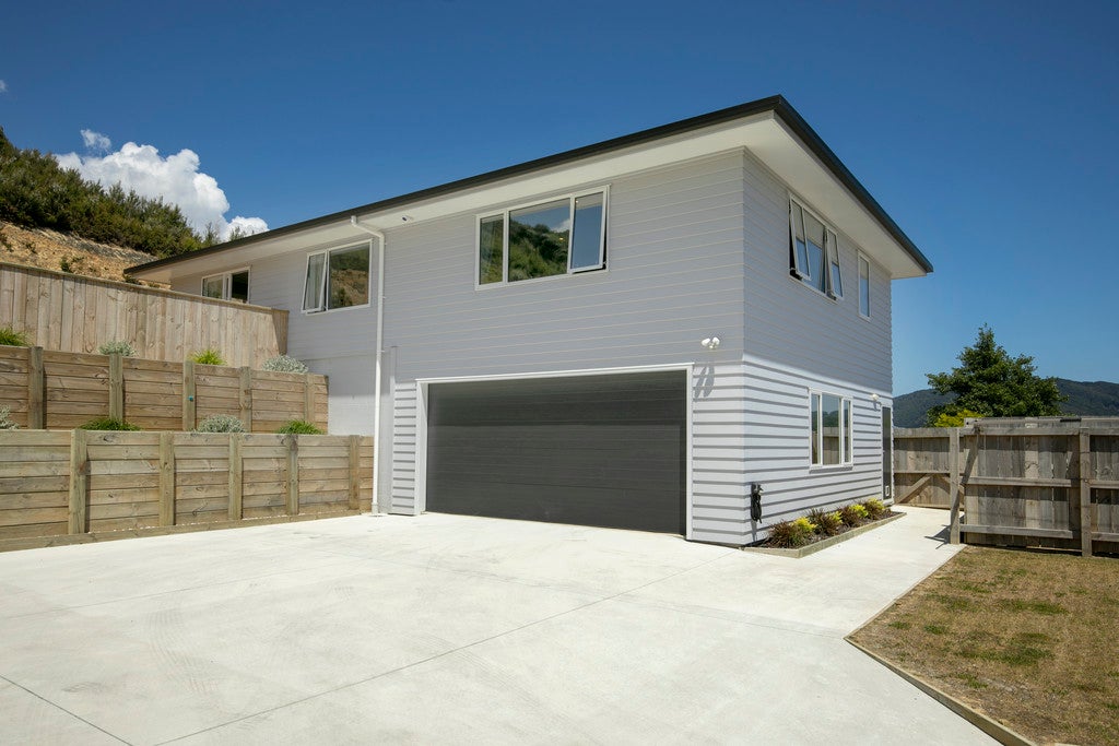 48 Ruthven Road, Wainuiomata, Lower Hutt - Carousel 1