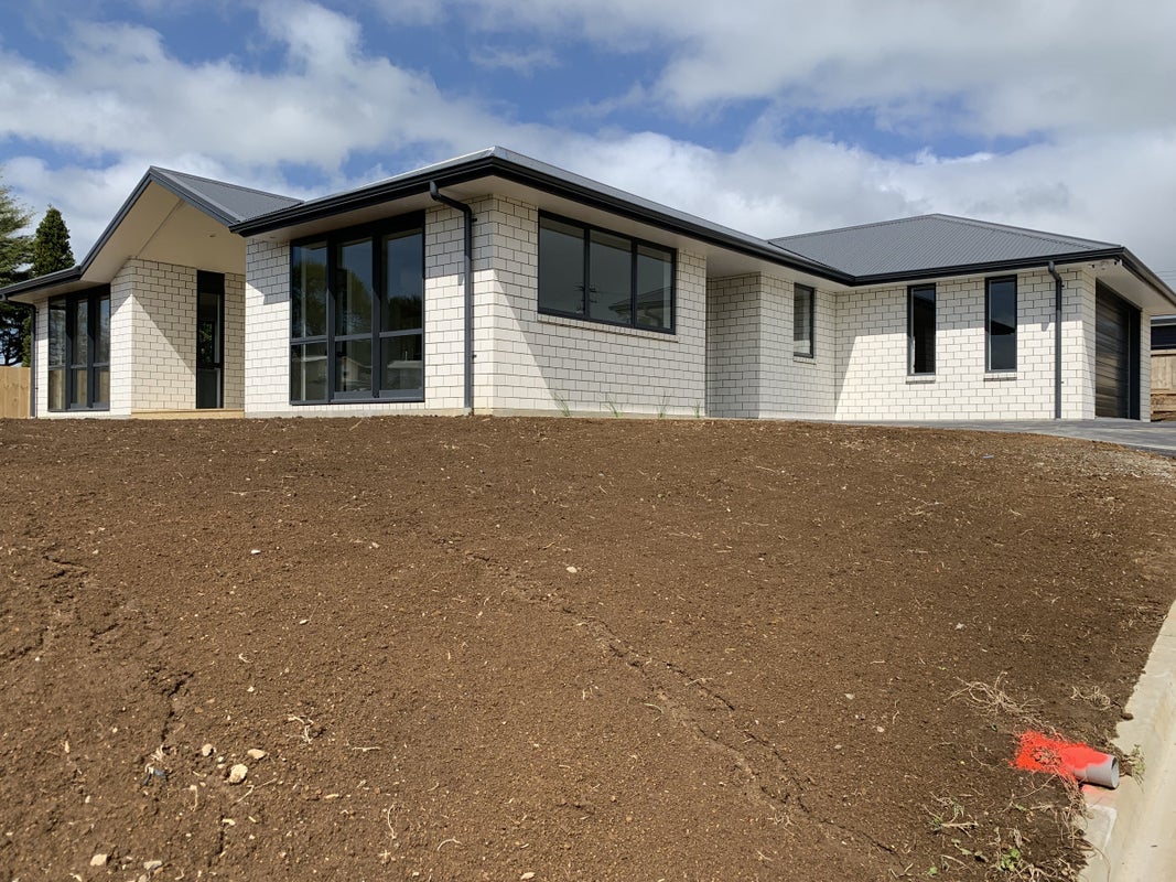 5/12 Whitmore Street, Kihikihi, Te Awamutu - Carousel 1