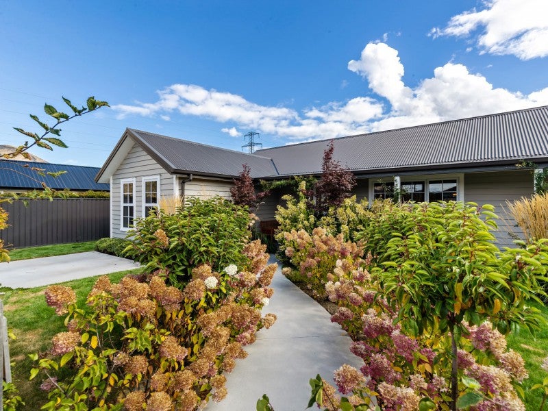 1 Cotswold Court, Lower Shotover, Queenstown - Carousel 1