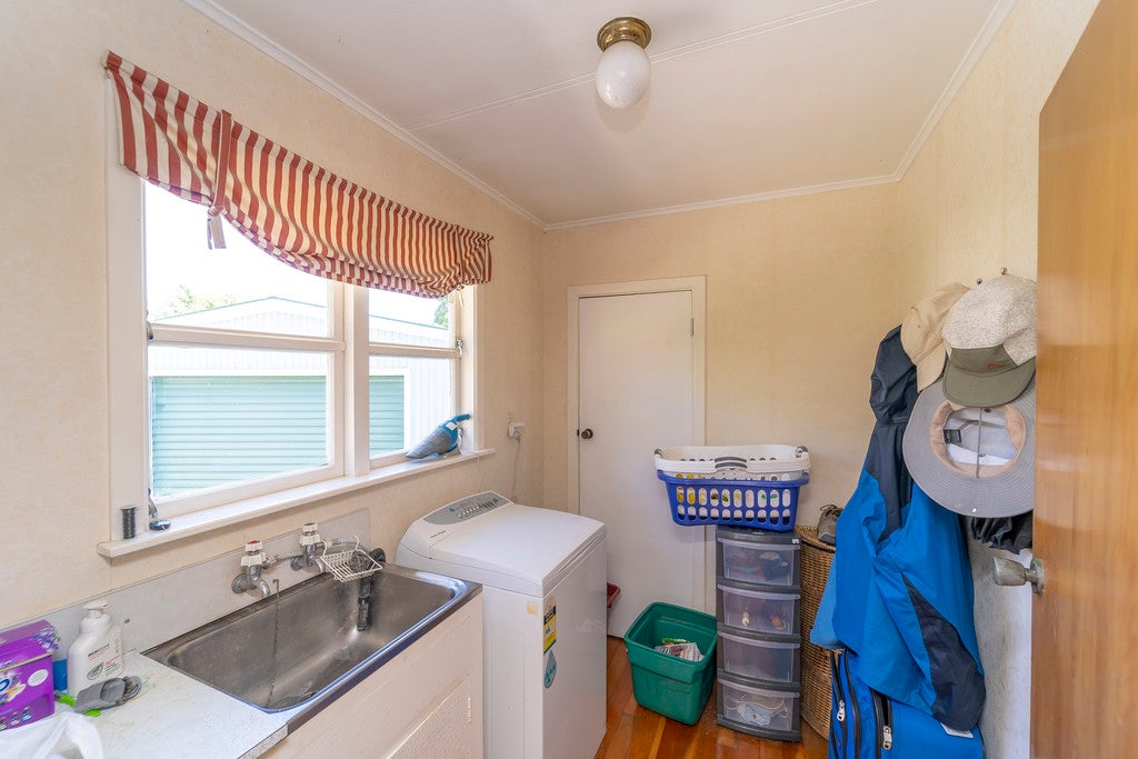 11 King Edward Street, Lansdowne, Masterton - Carousel 24
