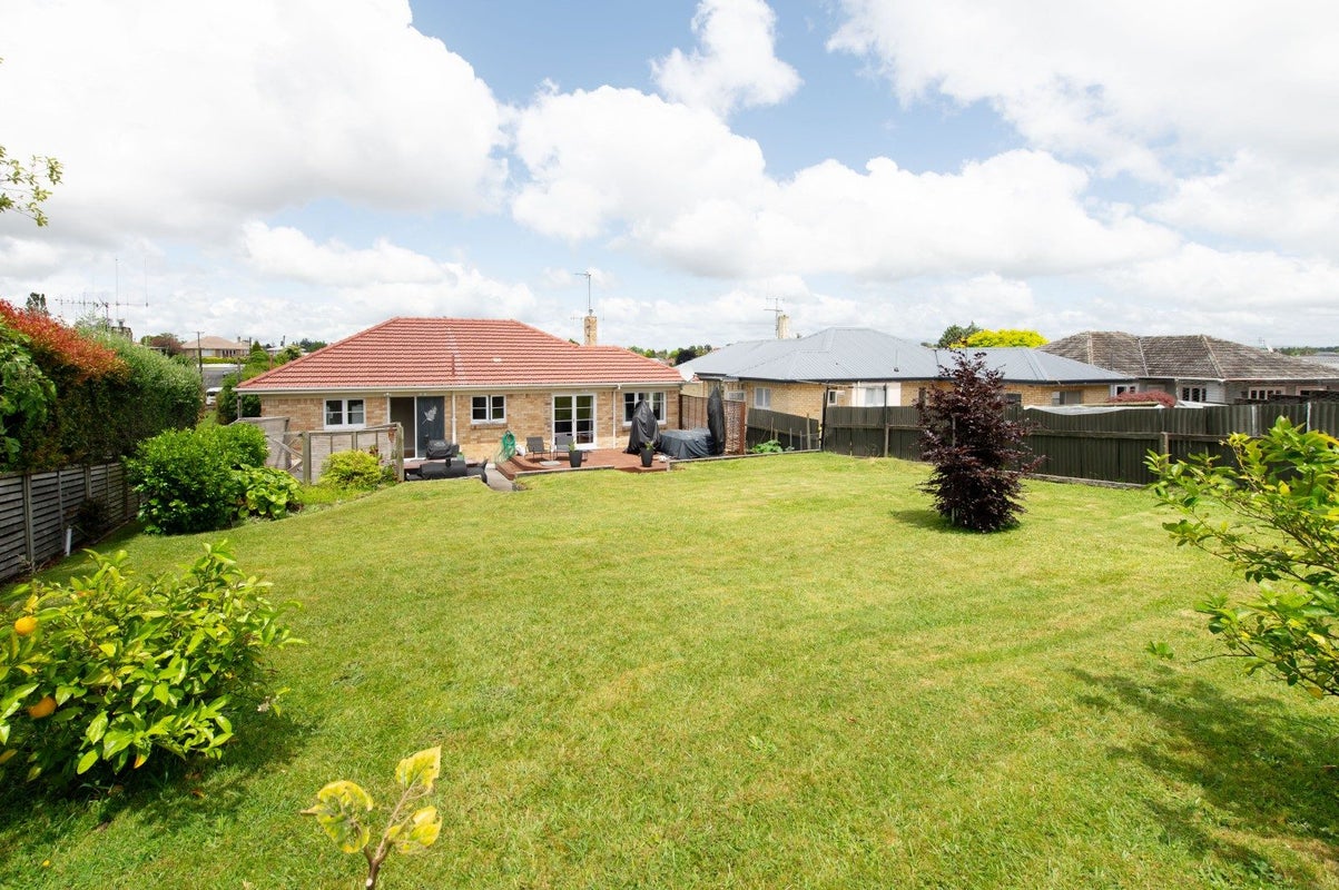 14 Charles Crescent, Beerescourt, Hamilton - Carousel 10