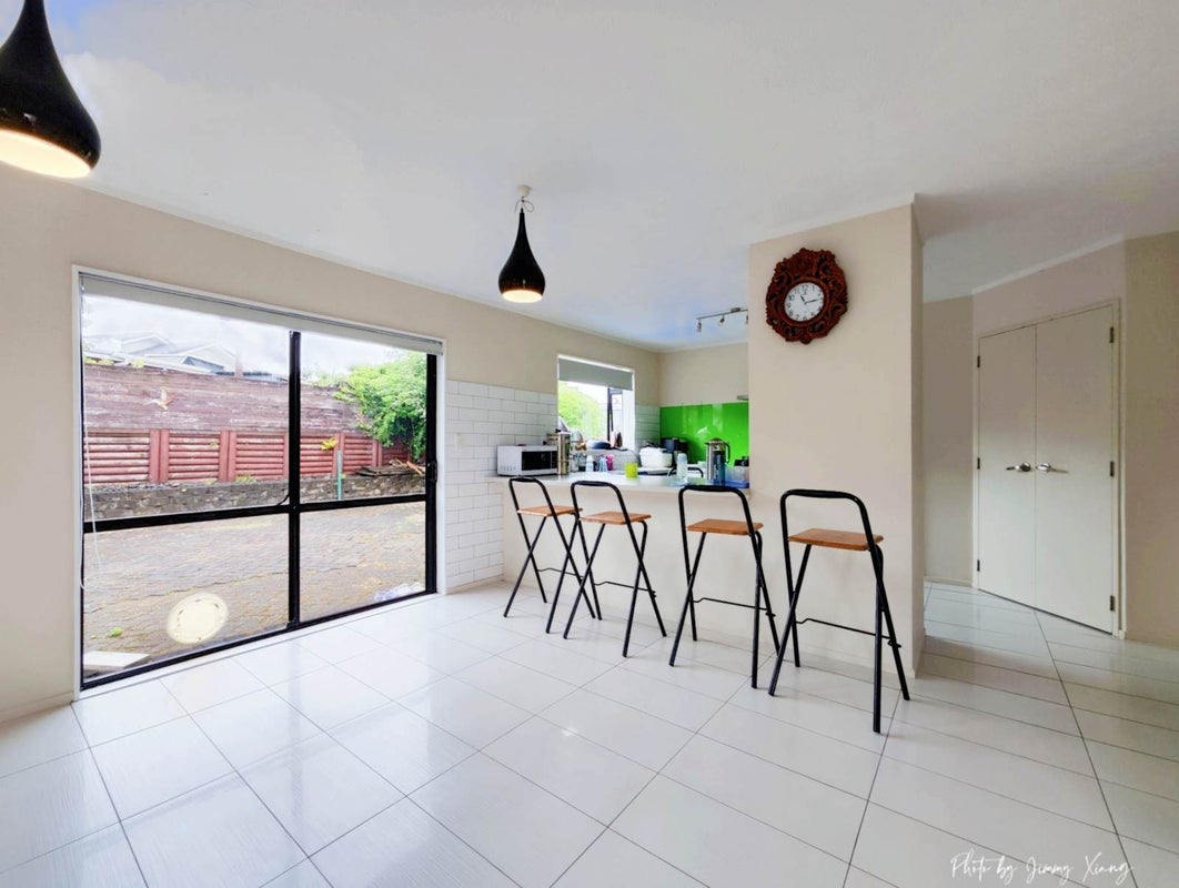6 Crail Court, Totara Heights, Auckland - Carousel 2
