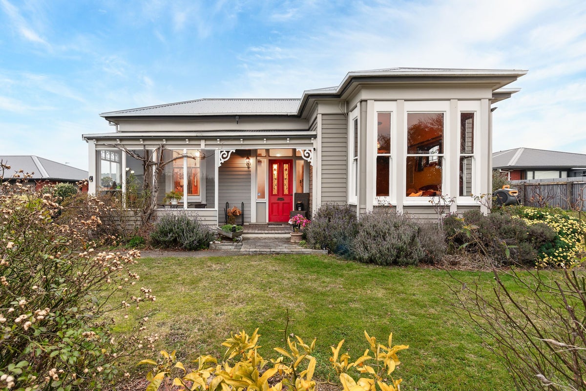 154 North Street, West End, Timaru - Carousel 1