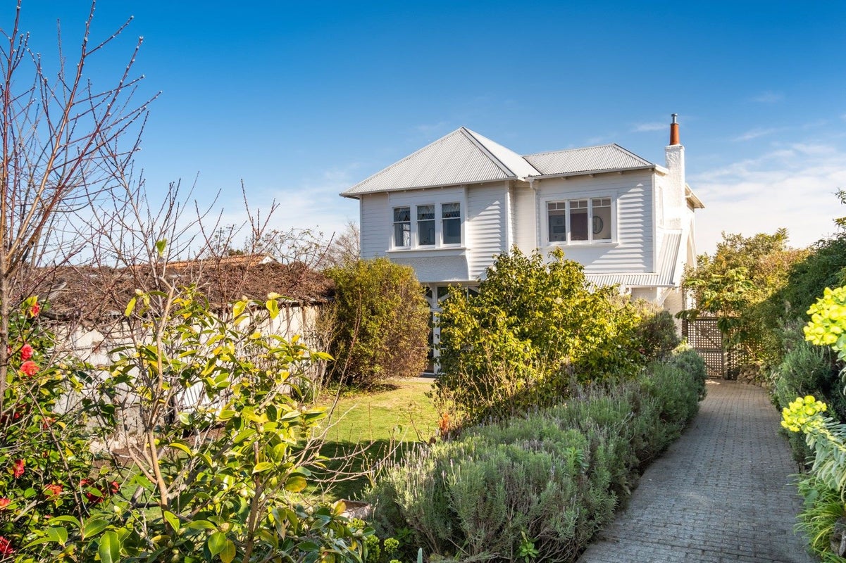 5 Cobden Lane, Bluff Hill, Napier - Carousel 1
