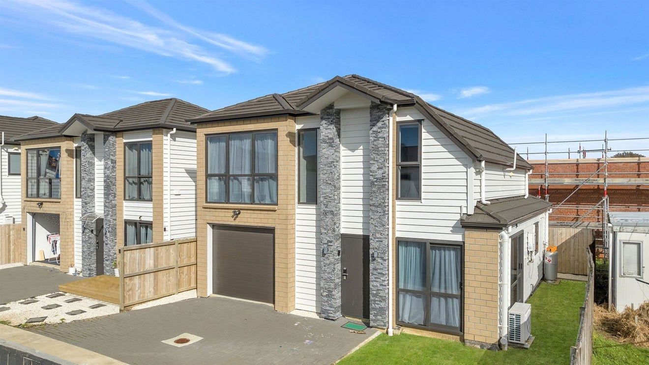 84B Hutchinsons Road, Bucklands Beach, Auckland - Carousel 2