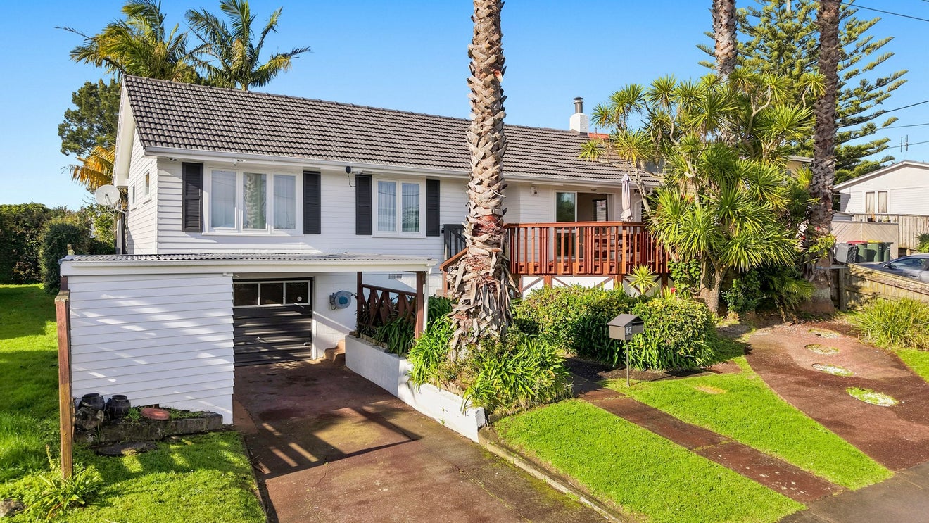 44 Farquhar Road, Glendene, Waitakere City, Auckland - Carousel 1