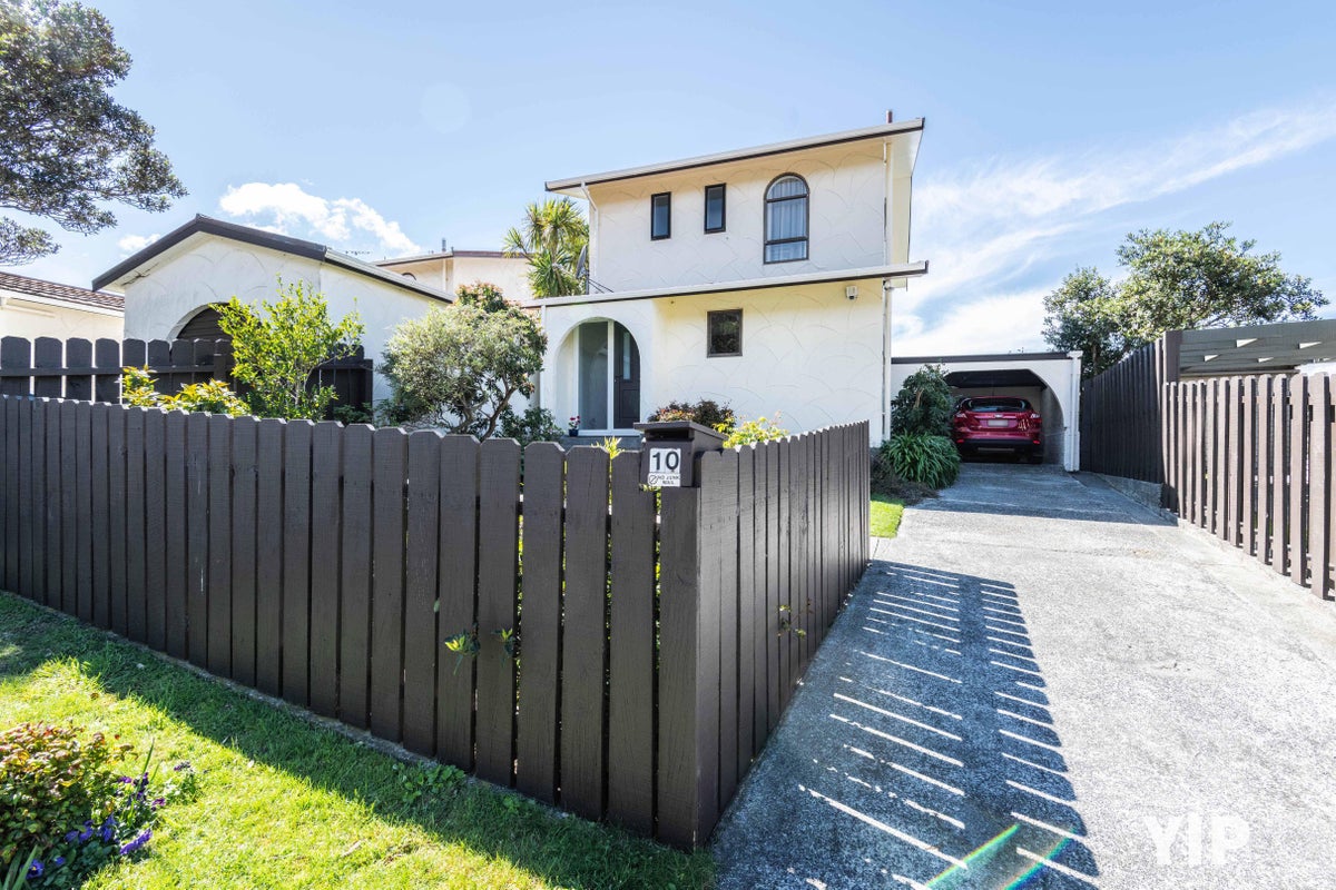10 Te Kiteroa Grove, Churton Park, Wellington - Carousel 1