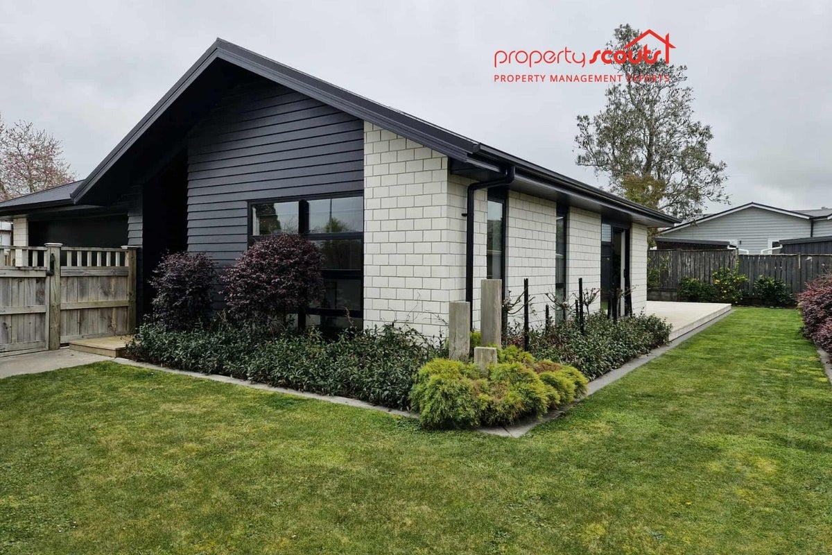 32 Nikau Street, Inglewood, Inglewood - Carousel 2