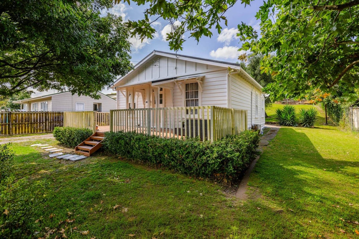50 Nikau Road, Otahuhu, Auckland - Carousel 1