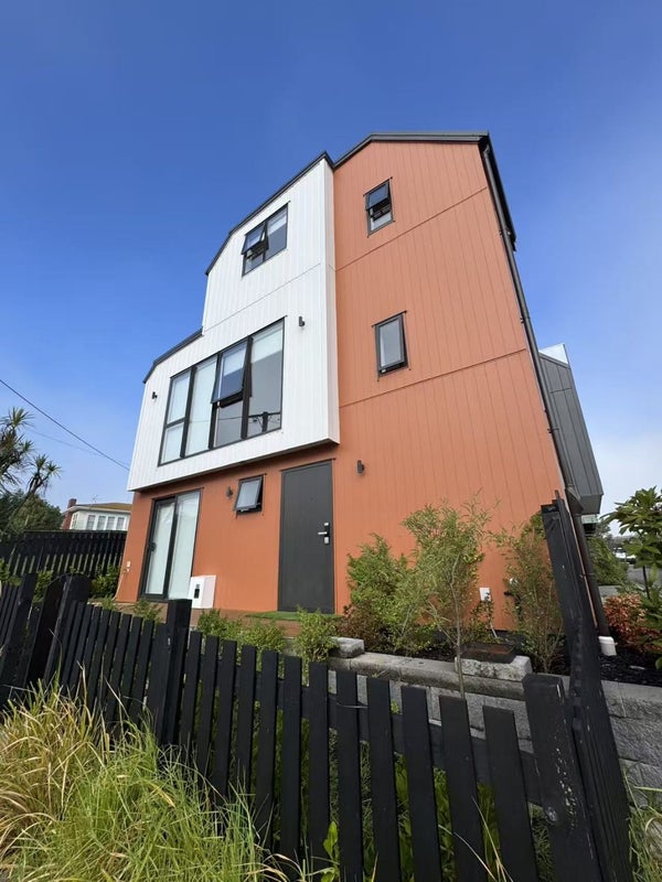 20A Gilliam Street, New Lynn, Auckland - Carousel 2