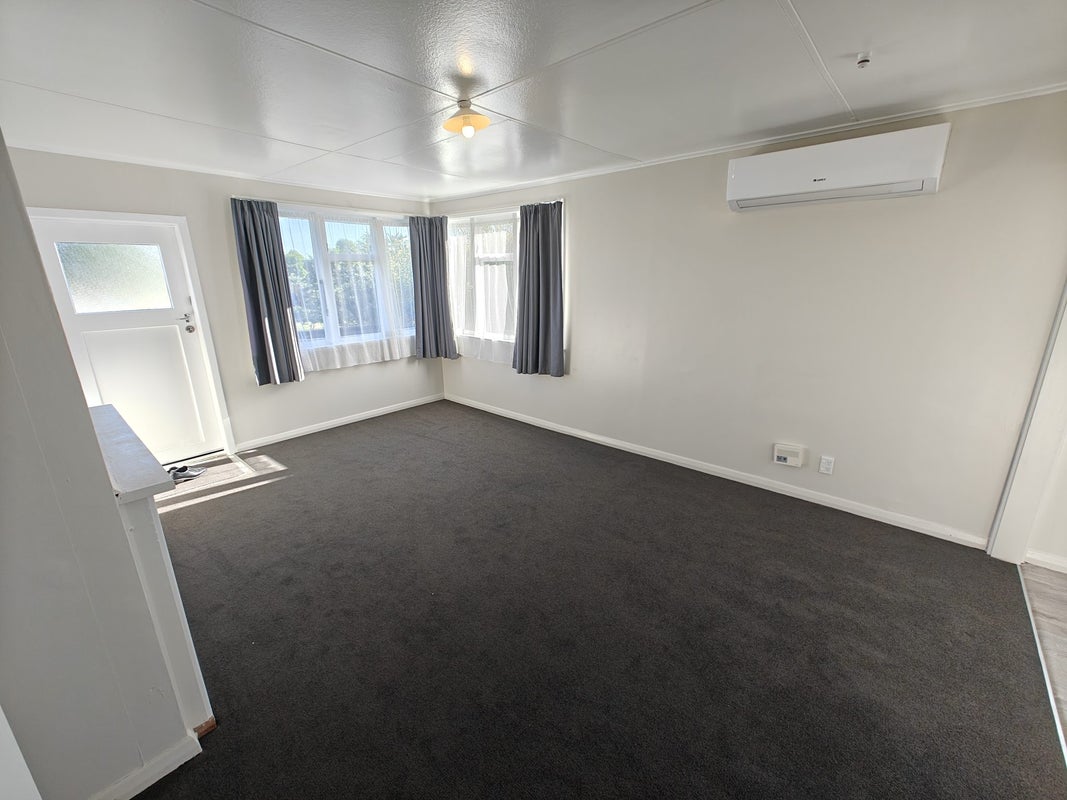 12 Douglas Crescent, Fairfield, Hamilton - Carousel 2