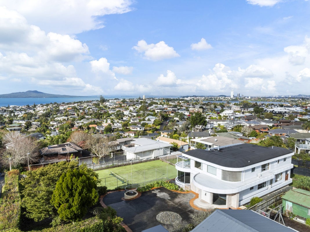 99 East Coast Road, Castor Bay, Auckland - Carousel 1