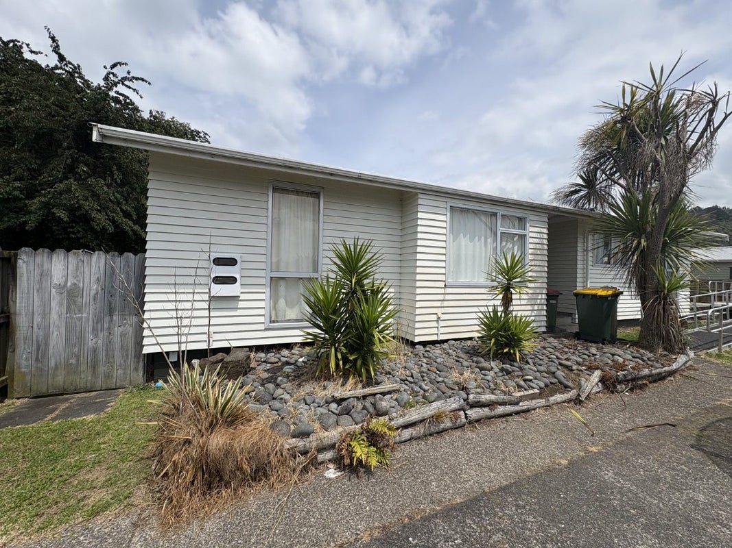 30 Tania Crescent, Western Heights, Rotorua - Carousel 1