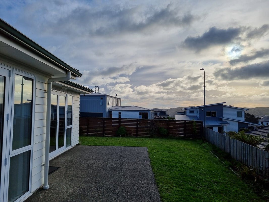 17 Ashwood Street, Woodridge, Wellington - Carousel 2