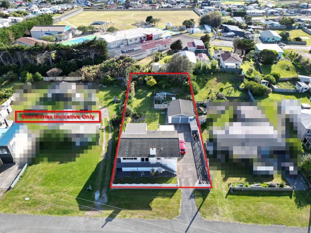 31 Nash Parade, Foxton Beach, Foxton - Carousel 1