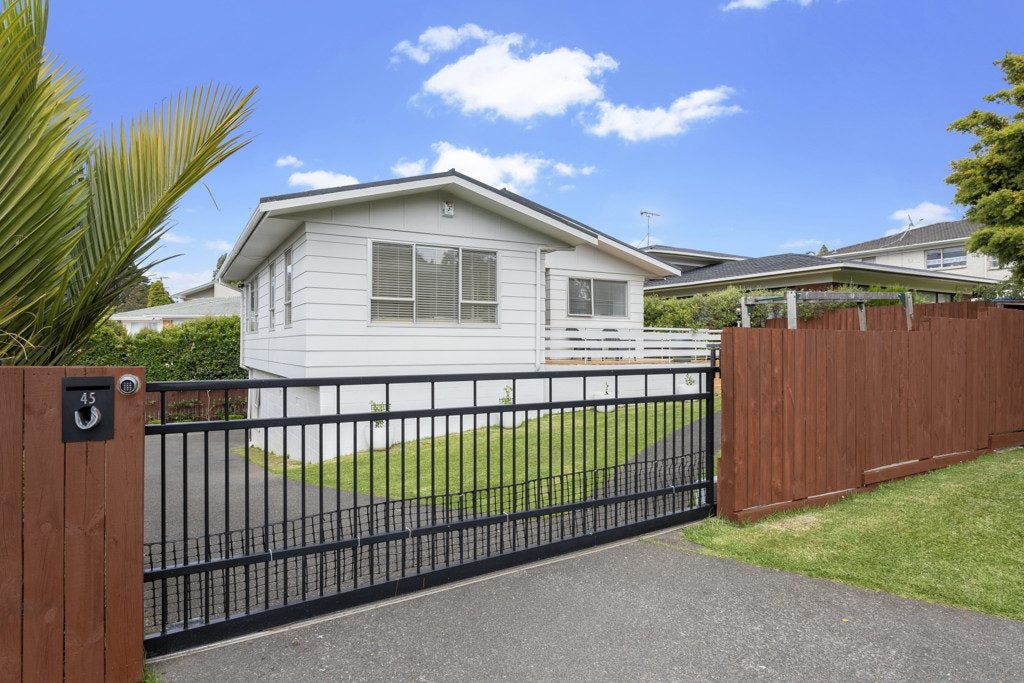 45 Nui Mana Place, Te Atatu South, Auckland - Carousel 2
