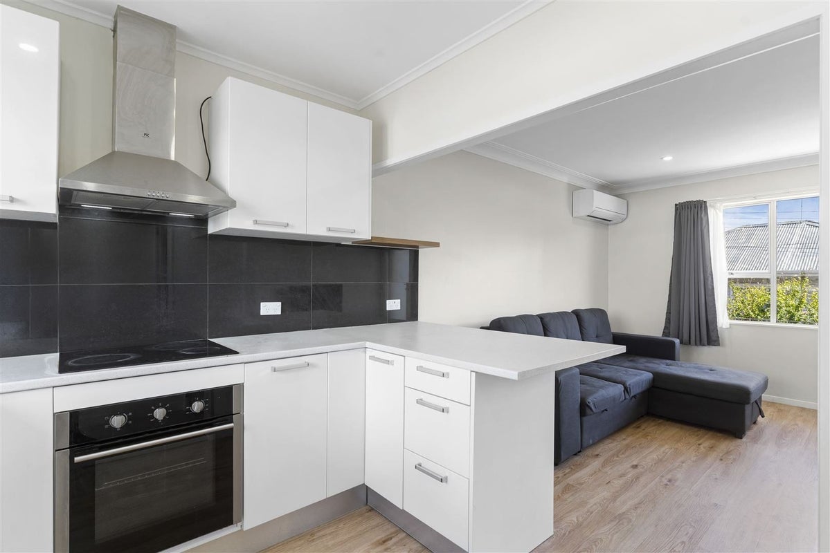 2/138 Richardson Road, Owairaka, Auckland - Carousel 1