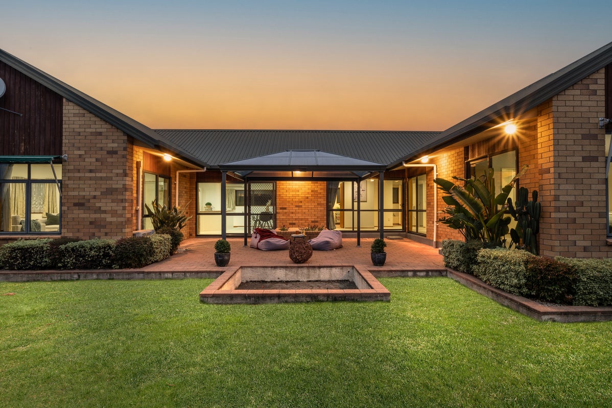 8 Kim Crescent, Witherlea, Blenheim - Carousel 2