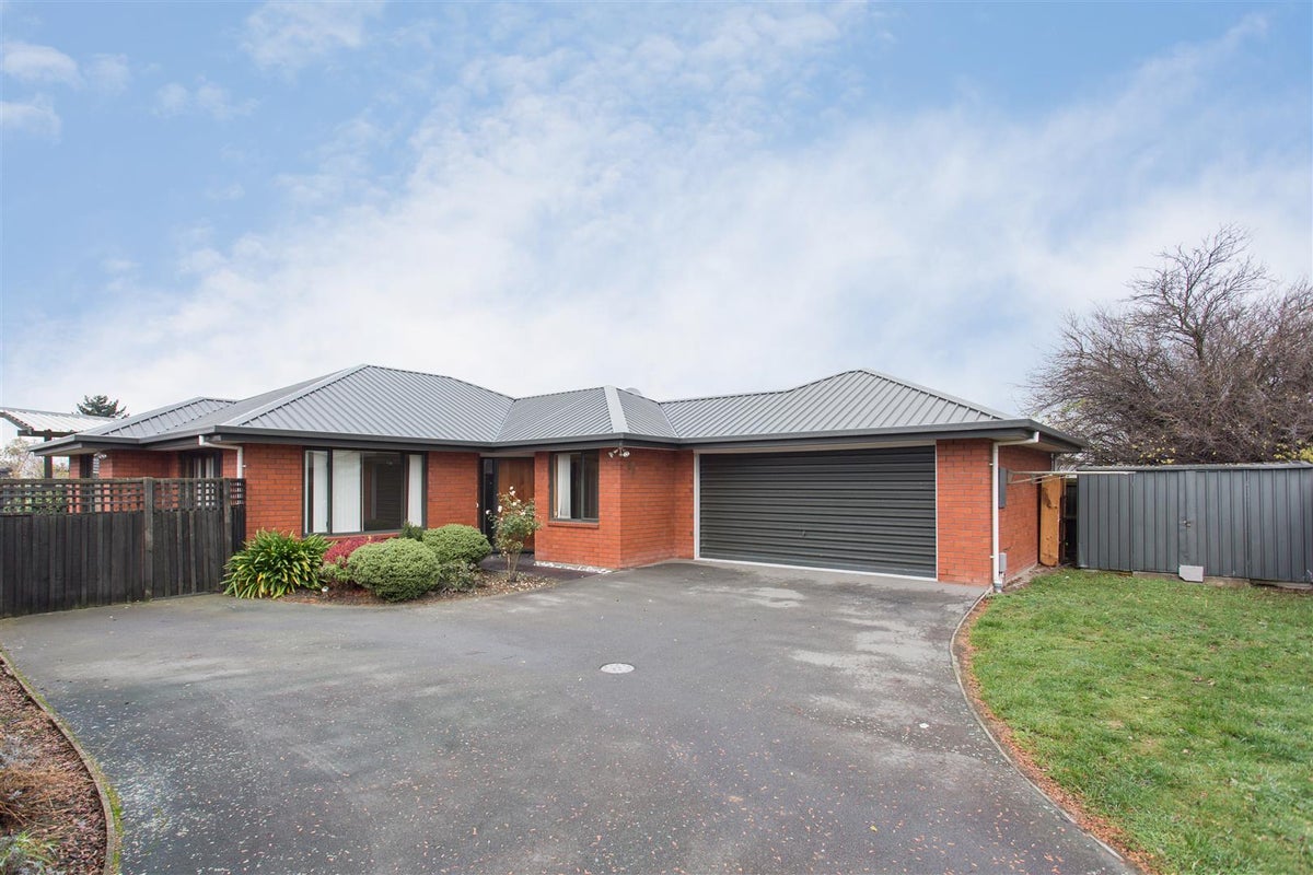68 Gilberthorpes Road, Hei Hei, Christchurch - Carousel 1